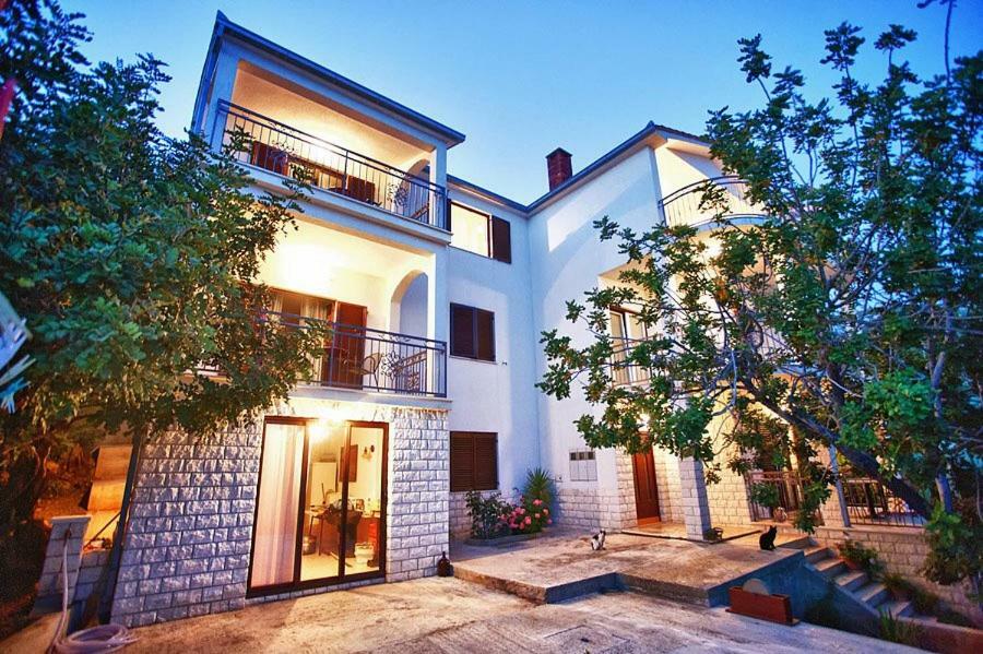 The Ana Apartments 코미자 외부 사진